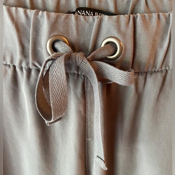 Grey Banana Republic women’s pants - Picture 6 of 9